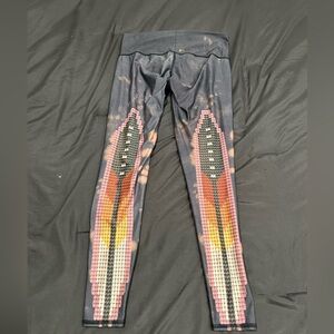 TEEKI Sacred Feather Geometric Rainbow Hot Pant Yoga Legging Medium